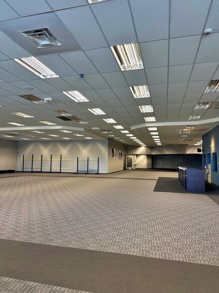 6507 Massachusetts Ave, New Port Richey, FL for sale - Interior Photo - Image 3 of 4