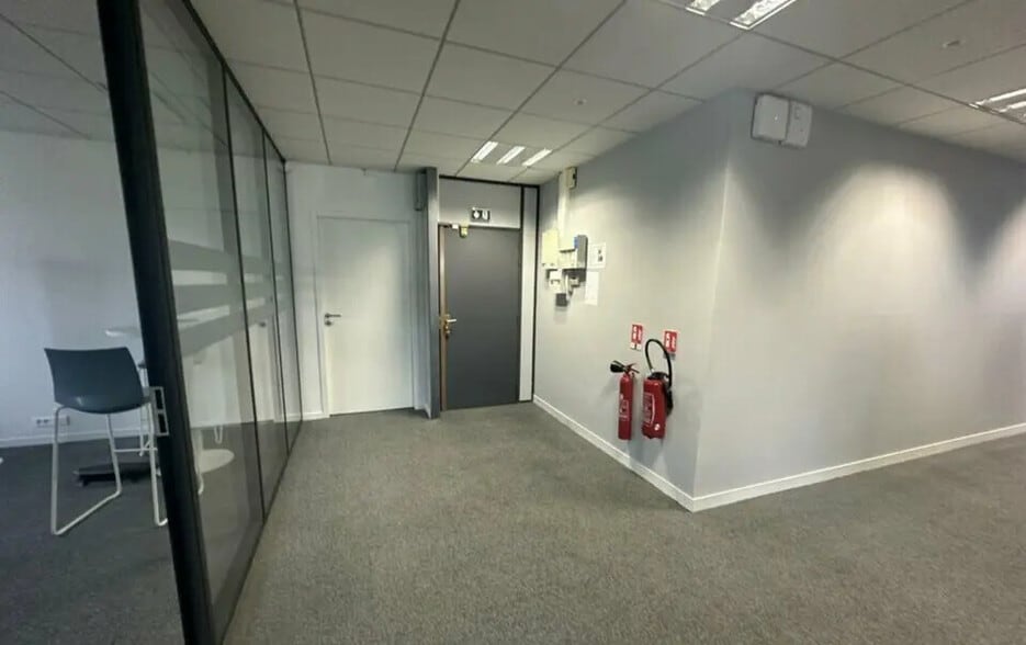 Bureau dans FOURQUEUX à louer - Photo intérieure - Image 2 de 5