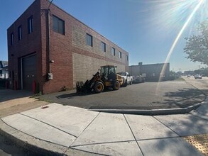 11 Marlboro St, Malden, MA for lease Interior Photo- Image 2 of 11