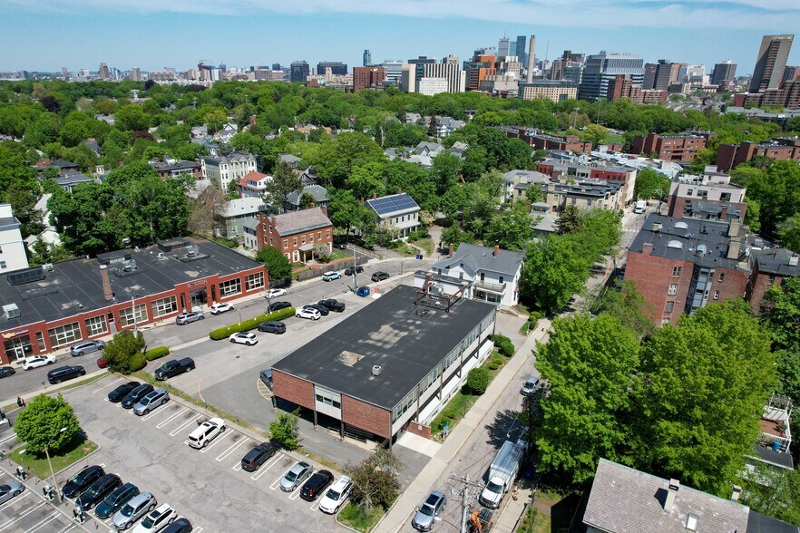 20 Kent St, Brookline, MA à vendre - Photo du bâtiment - Image 2 de 3