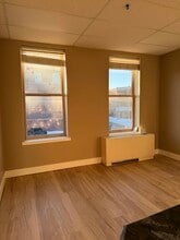 39-42 Central Sq, Keene, NH for lease Interior Photo- Image 1 of 8