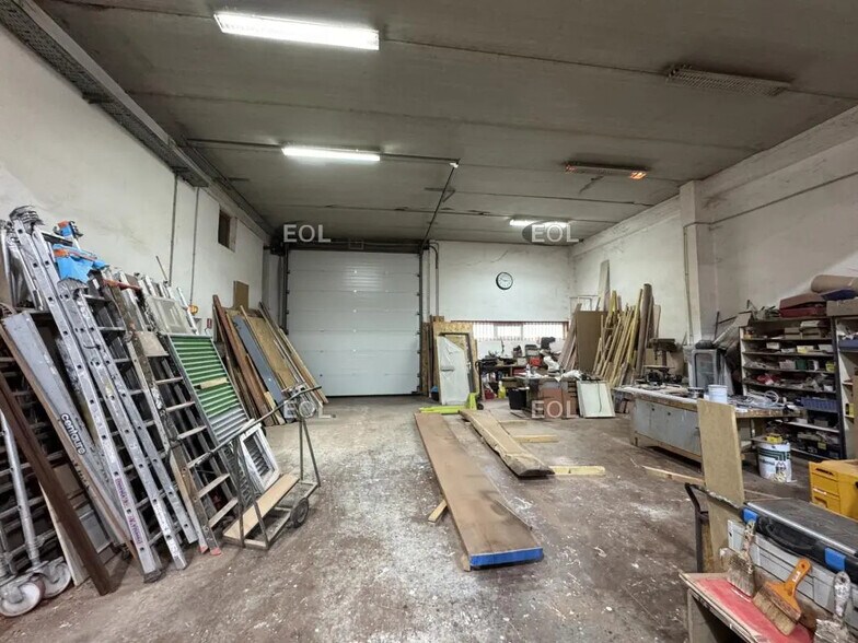 Flex in Pontault-Combault for sale - Building Photo - Image 3 of 6