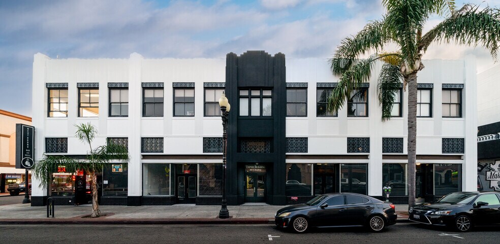 200-208 N Broadway, Santa Ana, CA à louer - Photo du bâtiment - Image 3 de 56
