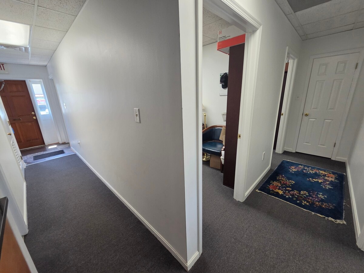 22B John Marshall St, Warrenton, VA 20186 - Unit 22B - - Interior Photo - Image 2 of 6