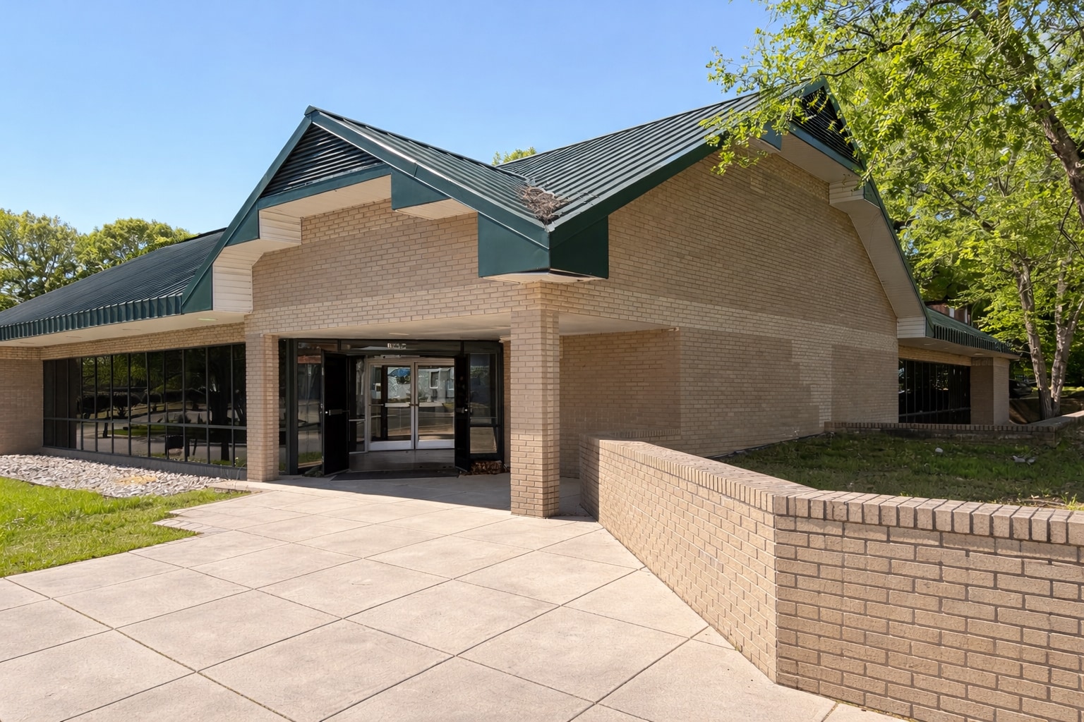 100 W Guilford St, Thomasville, NC for lease Primary Photo- Image 1 of 20