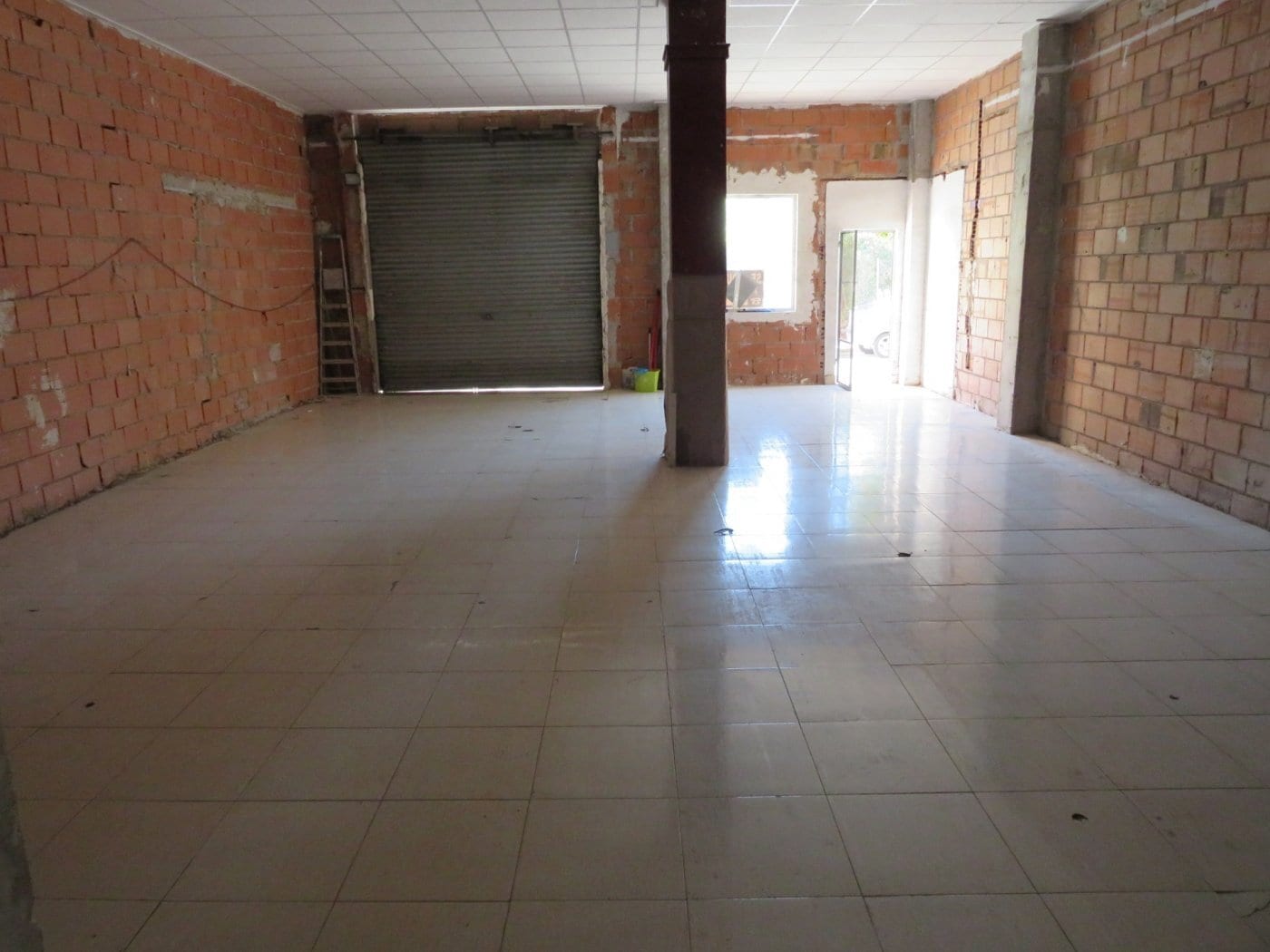 Retail in Molina de Segura for lease Interior Photo- Image 1 of 4