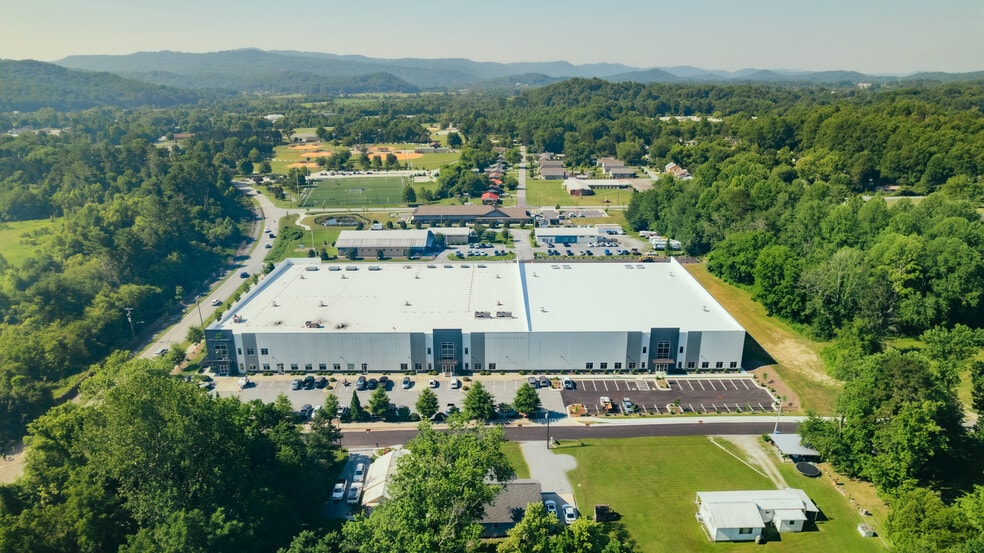 63 Welcome St, Brevard, NC for lease - Building Photo - Image 3 of 14