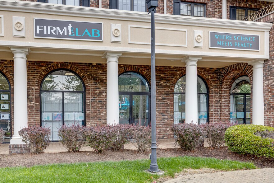 102-112 Town Center Dr, Warren, NJ à louer - Photo du bâtiment - Image 3 de 29