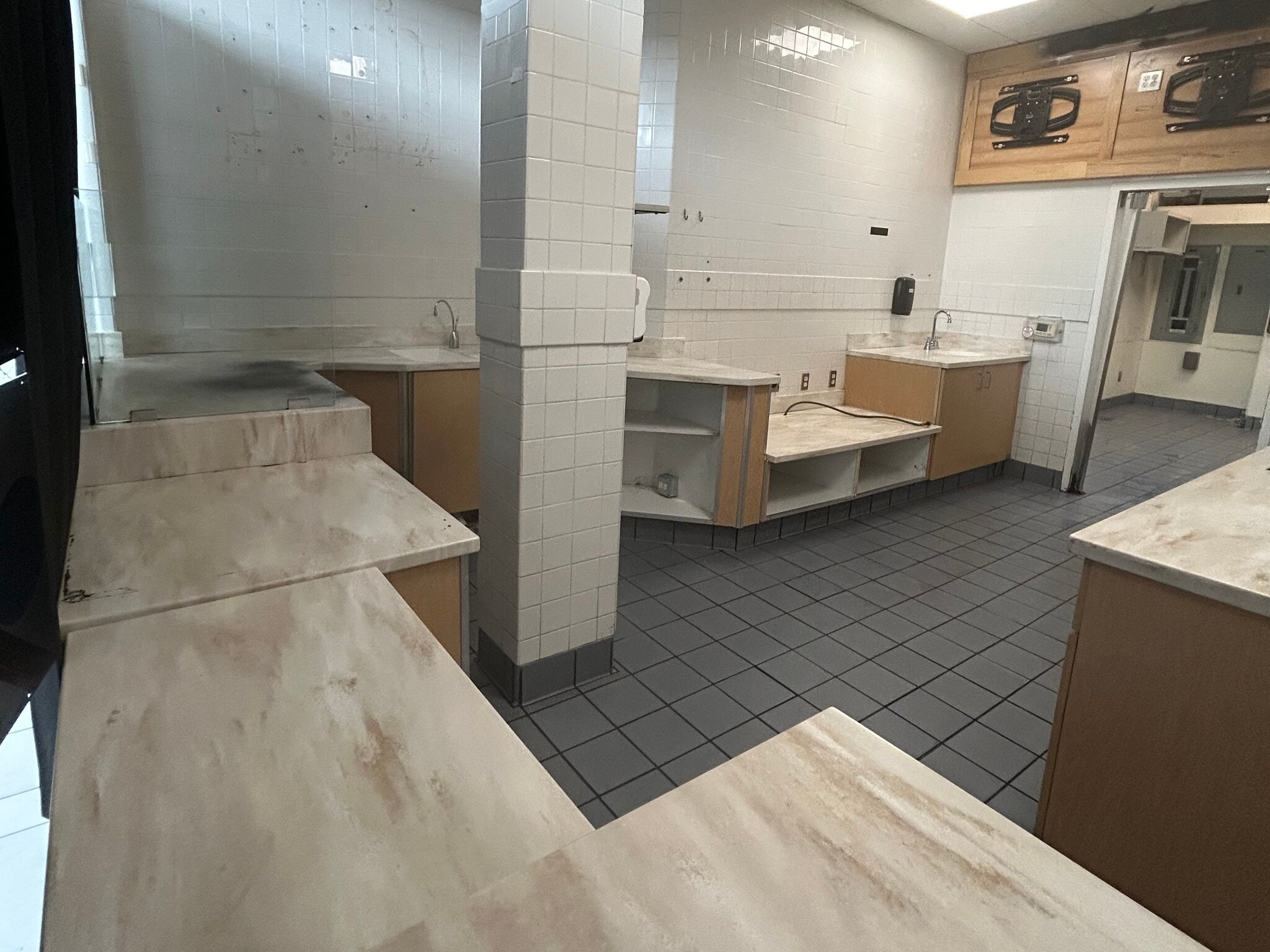 2086 Newpark Mall, Newark, CA à louer Photo intérieure- Image 1 de 1