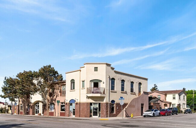 Plus de détails pour 1073 N Ventura Ave, Ventura, CA - Commerce de détail à vendre
