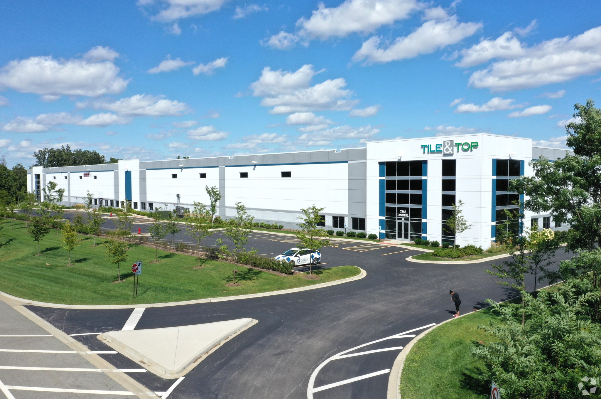 7879-7883 Lemont Rd, Darien, IL à louer Photo du bâtiment- Image 1 de 6