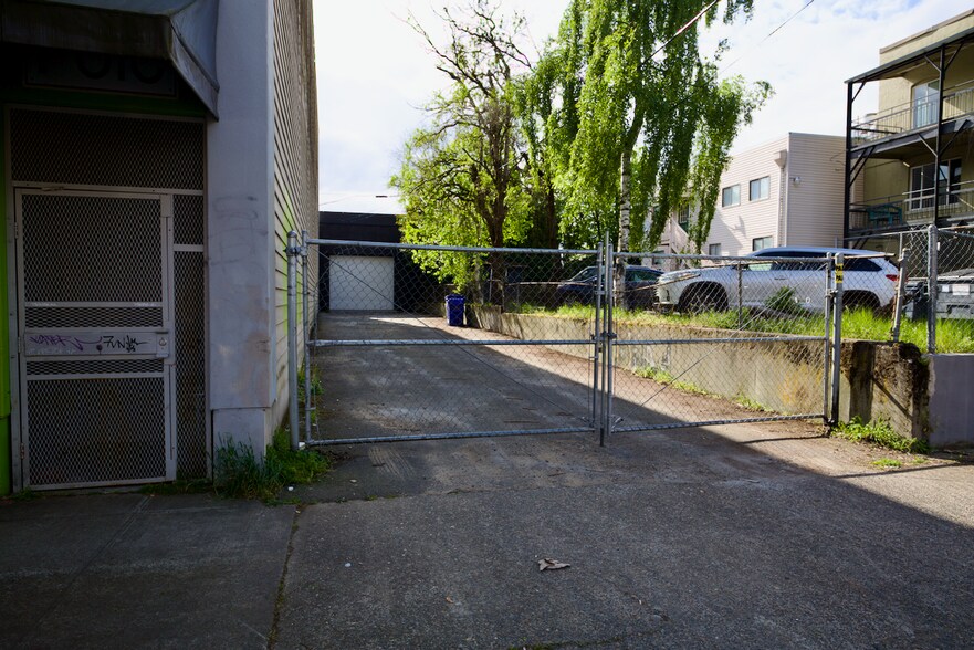 777 N Killingsworth Ct, Portland, OR à louer - Photo du bâtiment - Image 2 de 5