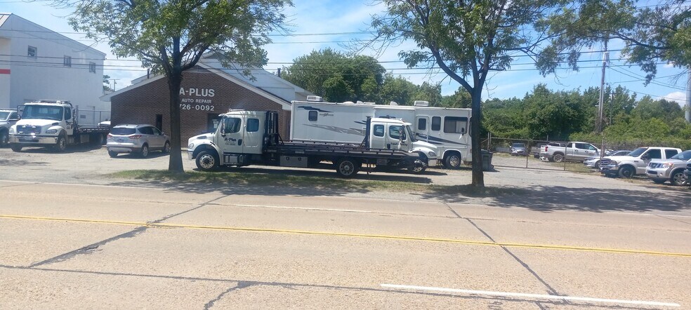 2512 W Pembroke Ave, Hampton, VA à vendre - Photo du bâtiment - Image 3 de 15
