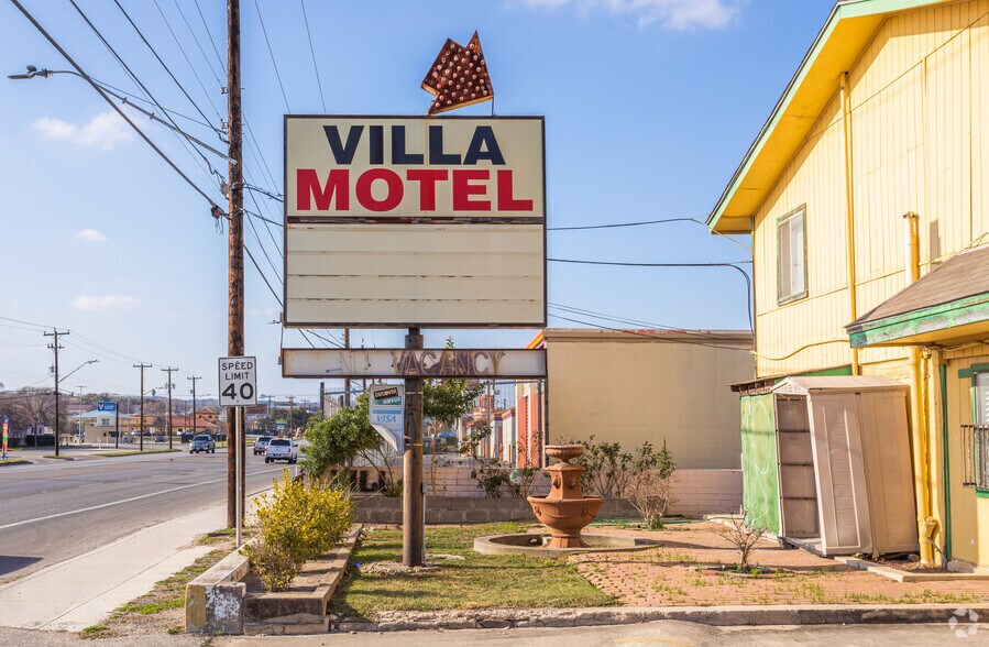 3426 Fredericksburg Rd, San Antonio, TX à vendre - Photo du bâtiment - Image 2 de 62