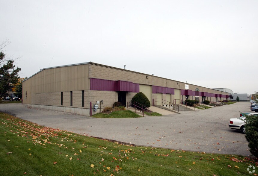 4384-4396 Airwest Dr SE, Grand Rapids, MI for lease - Building Photo - Image 2 of 6