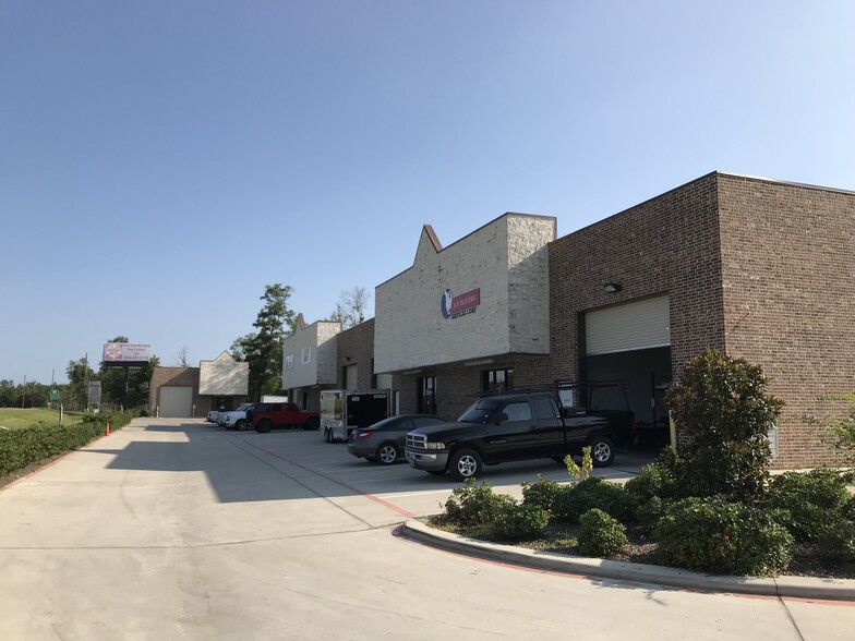 3511 N Loop 336 E, Conroe, TX for lease - Building Photo - Image 2 of 12