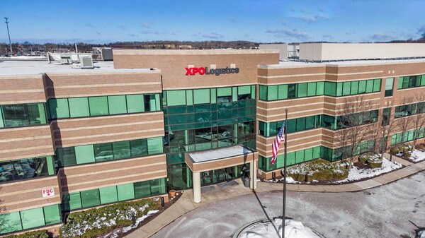 2211 Old Earhart Rd, Ann Arbor, MI à louer - Photo du bâtiment - Image 3 de 15