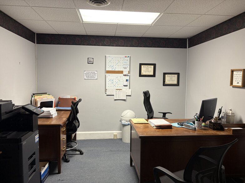 108 E Main St, Bedford, VA à vendre - Photo du bâtiment - Image 2 de 4