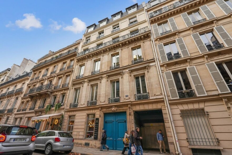 32 Rue De La Bienfaisance, Paris for lease - Building Photo - Image 1 of 17