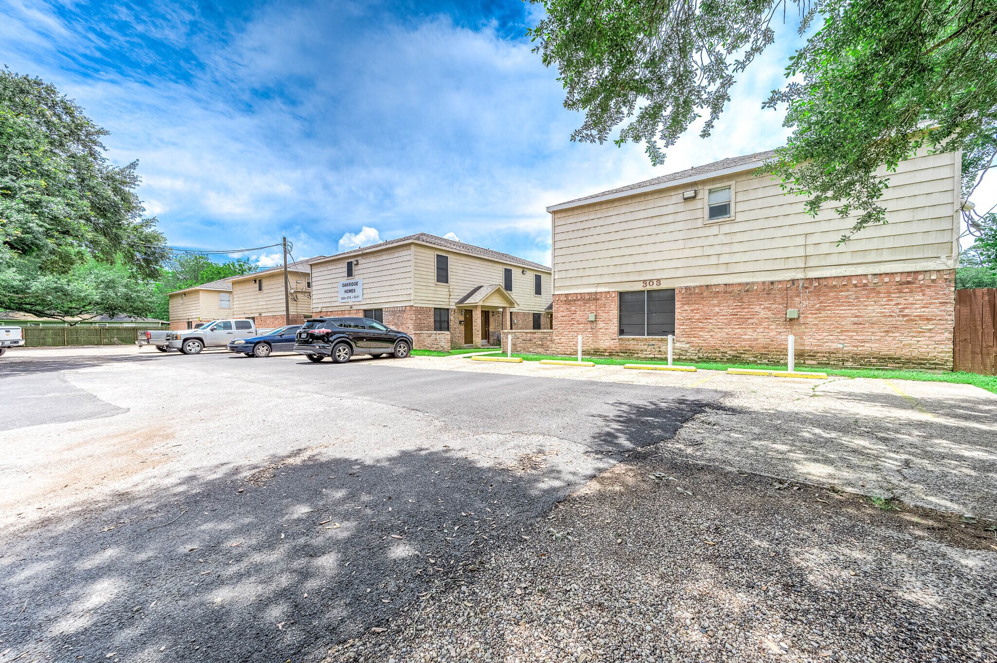 211 N Bates St, Alvin, TX à vendre Photo principale- Image 1 de 5