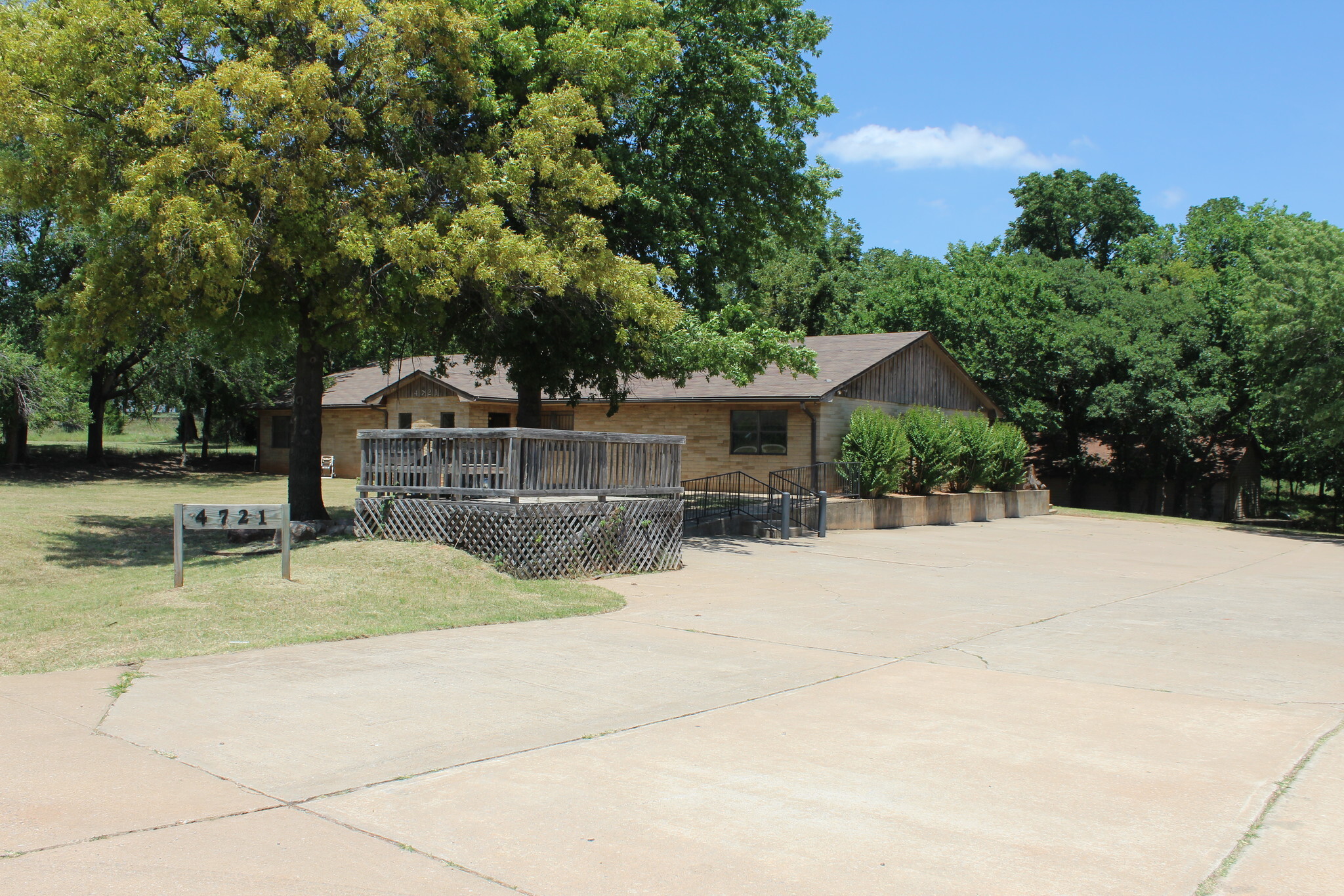 4721 E 2nd St, Edmond, OK for lease Building Photo- Image 1 of 1