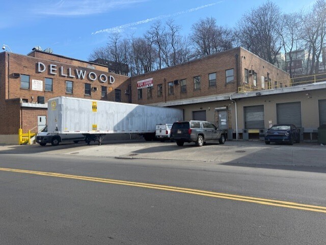 140 Saw Mill River Rd, Yonkers, NY à louer - Photo du bâtiment - Image 1 de 1