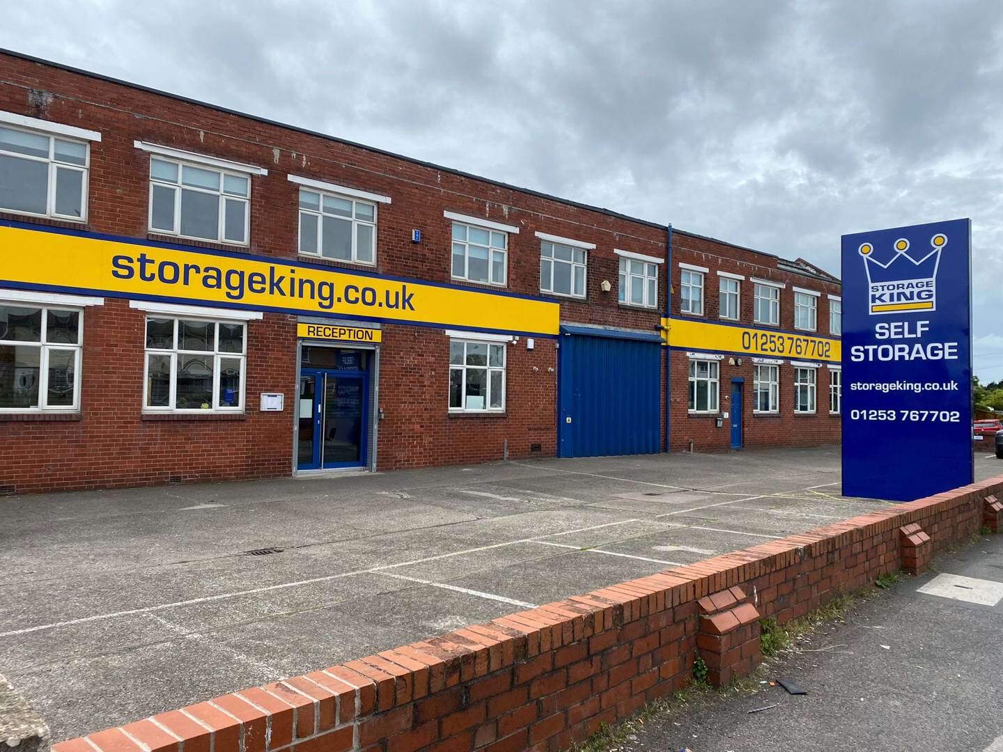 Storage King, Tellcom Business Centre, Clifton Rd, Blackpool à louer Photo du bâtiment- Image 1 de 2