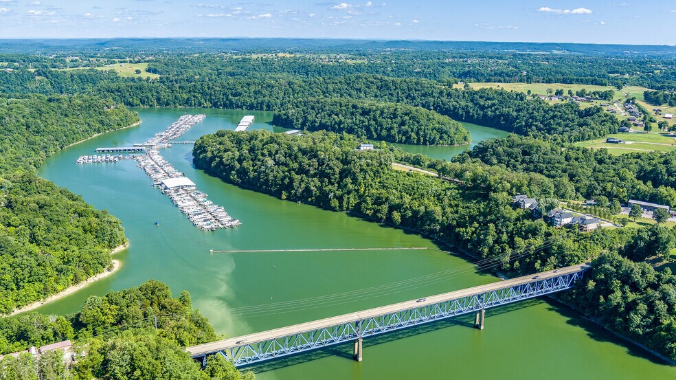451 Lees Ford Dock Rd, Nancy, KY à vendre - Photo principale - Image 2 de 5