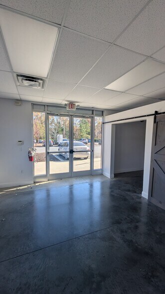 16610 Old Statesville Rd, Huntersville, NC à louer - Photo du bâtiment - Image 3 de 14