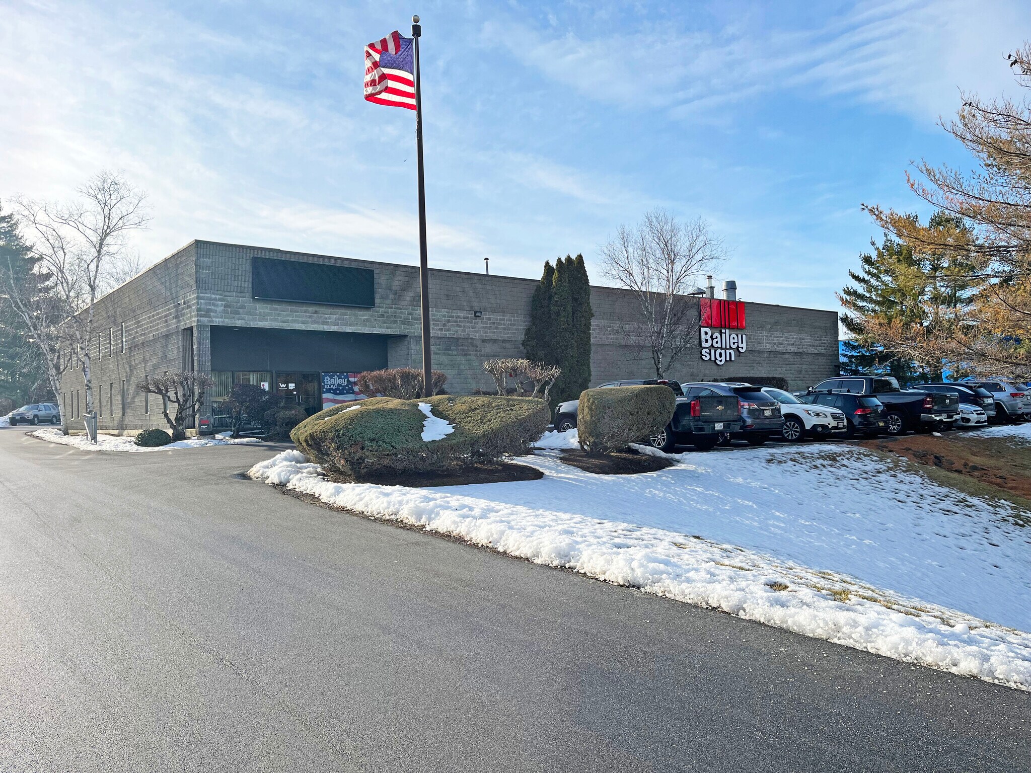 9 Thomas Dr, Westbrook, ME for lease Primary Photo- Image 1 of 8