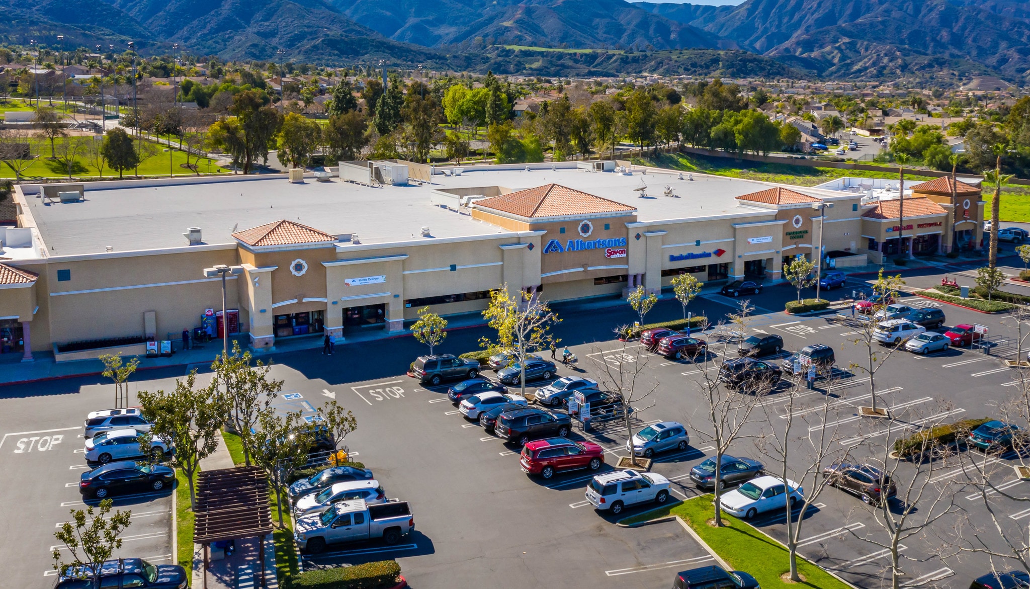 260 W Foothill Pky, Corona, CA for lease Primary Photo- Image 1 of 11