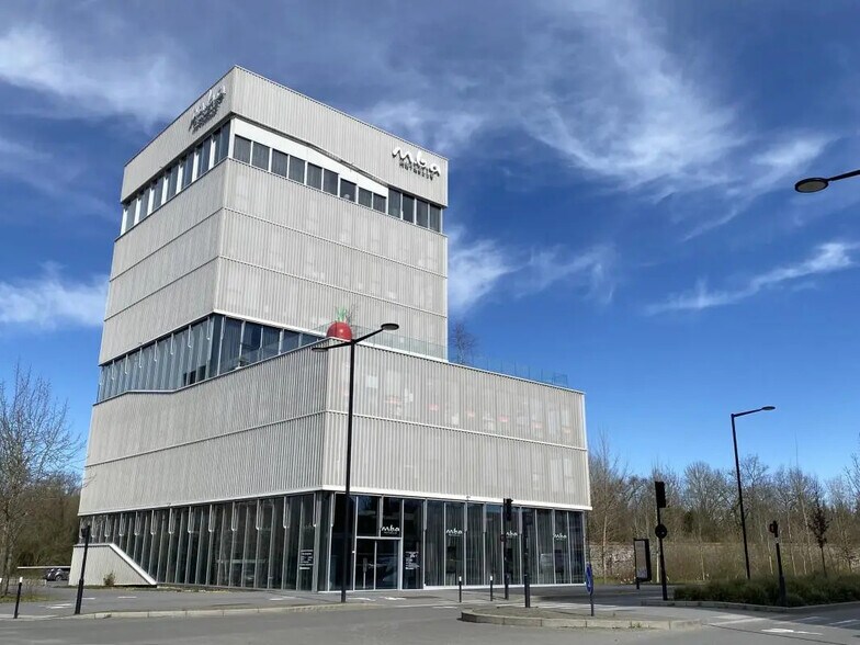 Bureau dans Saint-Jacques-de-la-Lande à louer - Photo du bâtiment - Image 1 de 9
