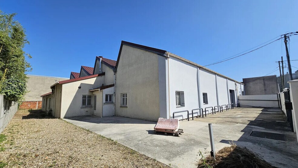 Flex in Saint-Maur-des-Fossés for lease - Building Photo - Image 1 of 15