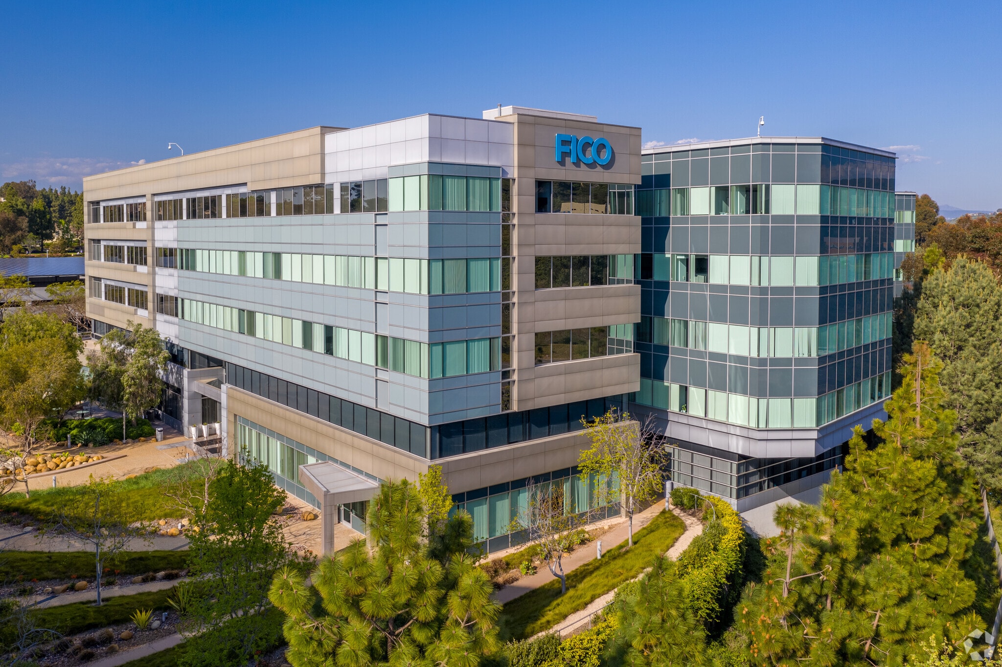 3661 Valley Centre Dr, San Diego, CA for lease Building Photo- Image 1 of 11