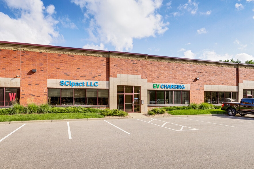 10220 73rd Ave S, Maple Grove, MN for lease - Building Photo - Image 1 of 21