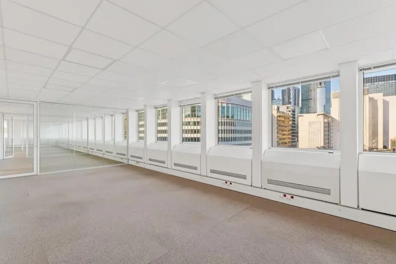 Office in Puteaux for lease - Building Photo - Image 3 of 20