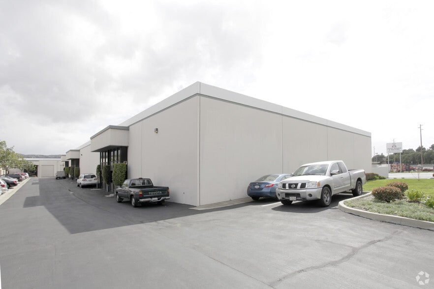 4114-4120 Valley Blvd, Walnut, CA for lease - Primary Photo - Image 1 of 11