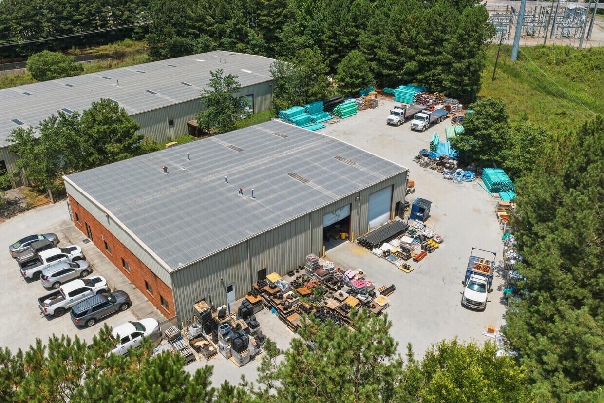 3450 Novis Pt NW, Acworth, GA for lease Building Photo- Image 1 of 8