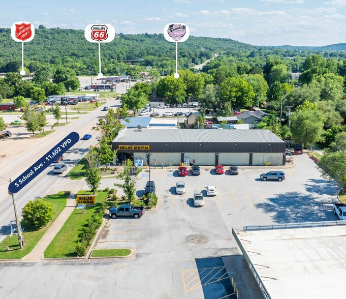 1221 S School Ave, Fayetteville, AR à louer - Photo du bâtiment - Image 2 de 8