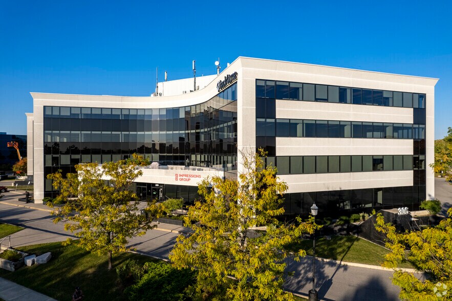 306 Town Centre Blvd N, Markham, ON à louer - Photo du bâtiment - Image 2 de 6