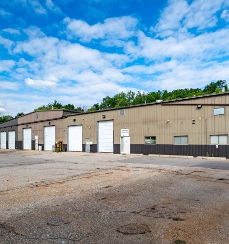 2395 Speakman Drive - Buildings B & C portefeuille de 2 propriétés à vendre sur LoopNet.ca - Photo du bâtiment - Image 2 de 6