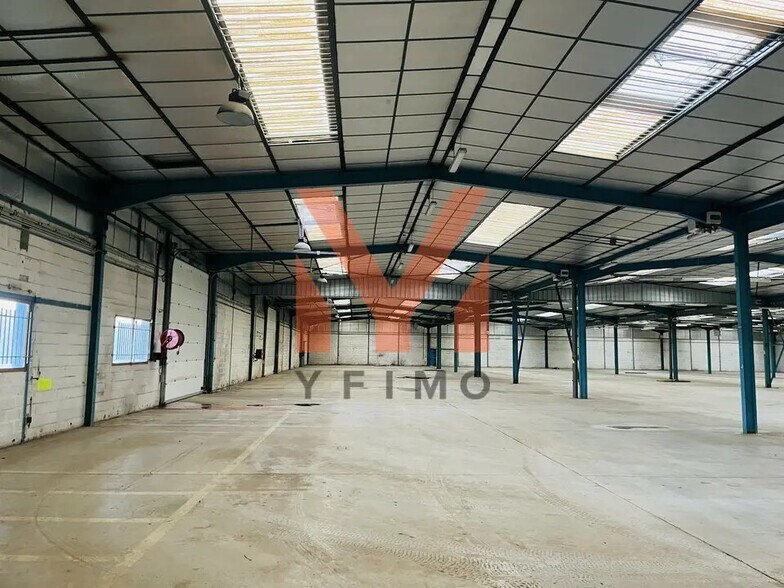 Flex dans Coignières à louer - Photo du bâtiment - Image 3 de 5