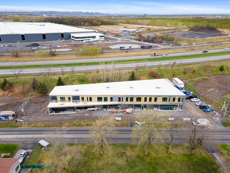 1250 Rte Édouard-VII, Saint-philippe, QC à louer - Photo du bâtiment - Image 2 de 14