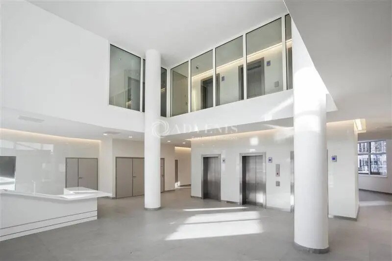 Office in Noisy-le-Grand for lease - Building Photo - Image 3 of 12