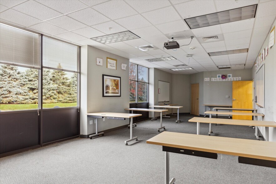 1125 Berkshire Blvd, Wyomissing, PA à louer - Photo du bâtiment - Image 3 de 5