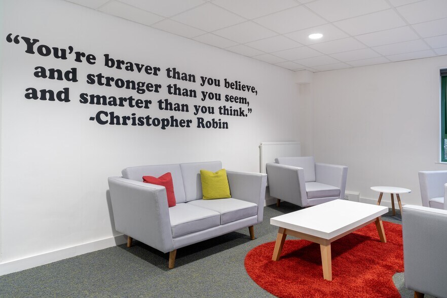 Pine Grv, Crowborough for lease - Interior Photo - Image 3 of 10