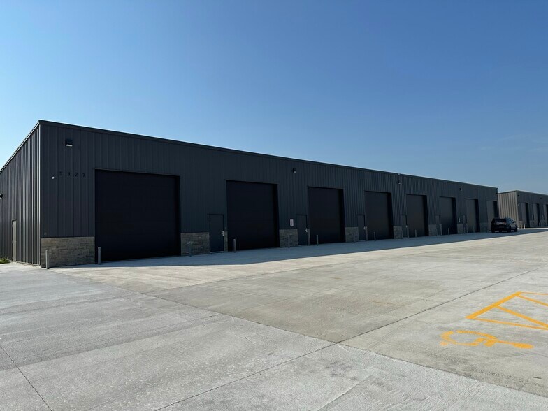 5327 70th, Lincoln, NE for lease - Building Photo - Image 2 of 5