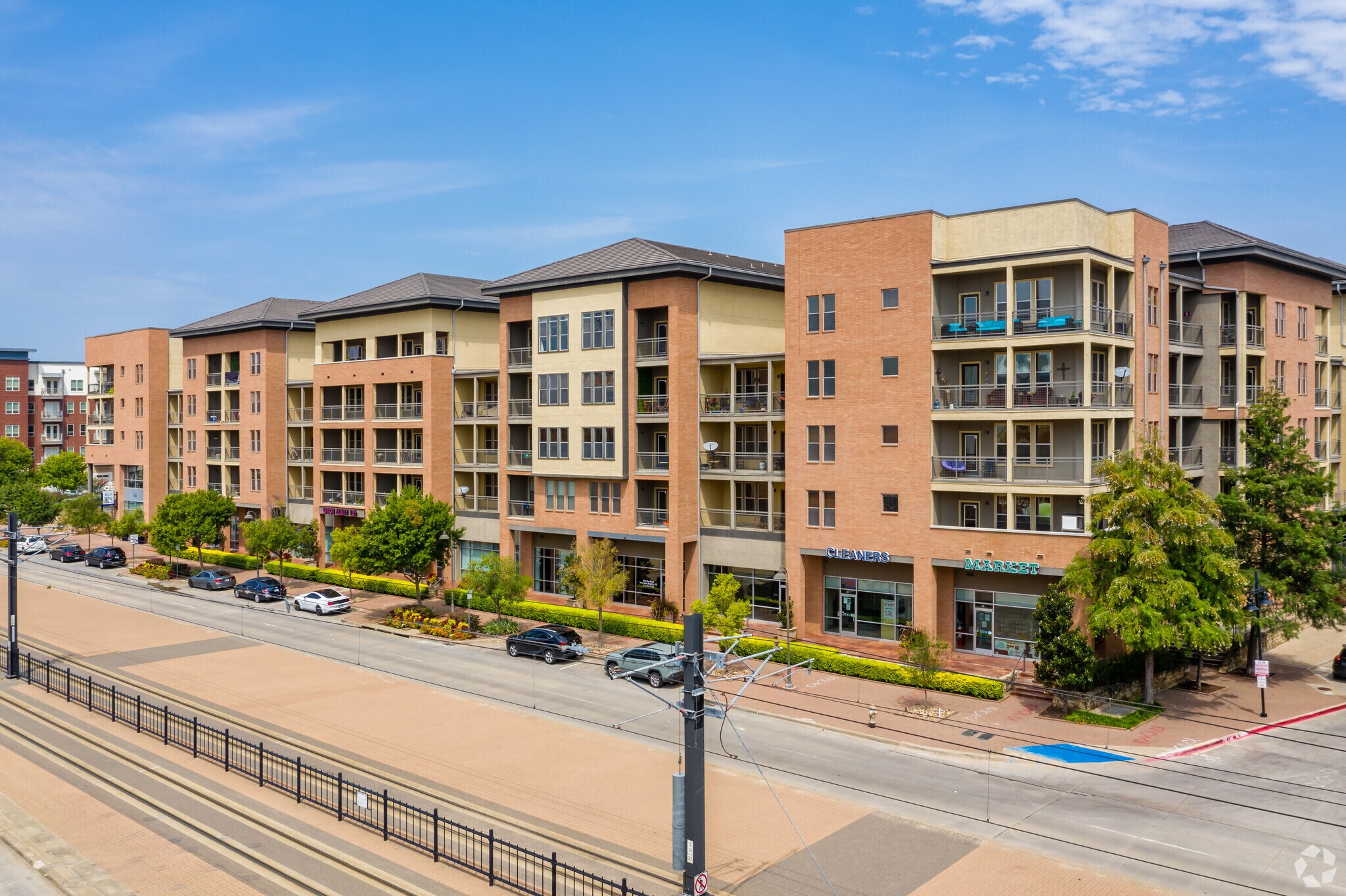 851 Lake Carolyn Pky, Irving, TX for lease Primary Photo- Image 1 of 35