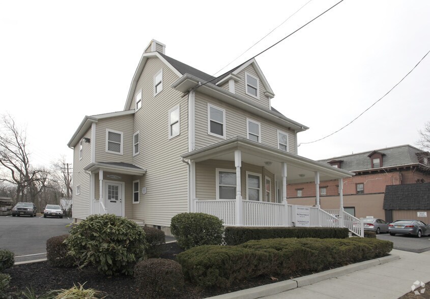 283 Main St, Metuchen, NJ for lease - Building Photo - Image 1 of 5