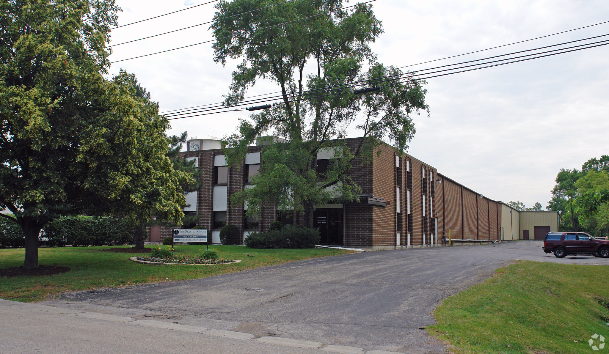 7409 S Quincy St, Willowbrook, IL à vendre Photo du bâtiment- Image 1 de 1